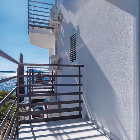 Cozy Apartment In Brodarica With Wifi Luaran gambar