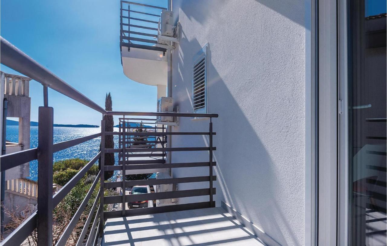 Cozy Apartment In Brodarica With Wifi Luaran gambar