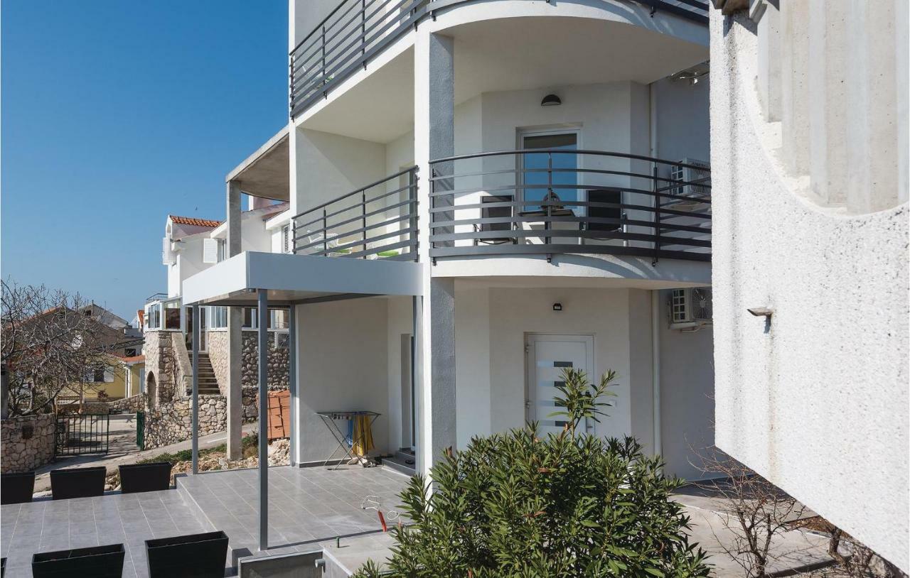 Cozy Apartment In Brodarica With Wifi Luaran gambar